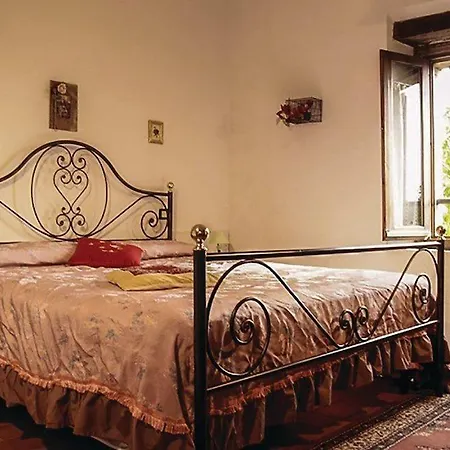 Pian Di Molino Sleeps 14 With Pool Pian di Mulino